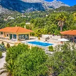 Villa Theaya